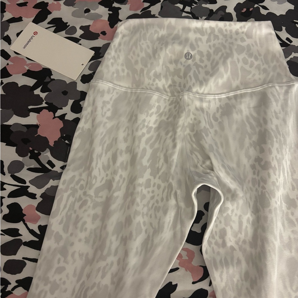 Lululemon Align High Rise 25โ ๐ค - Picture 4 of 5
